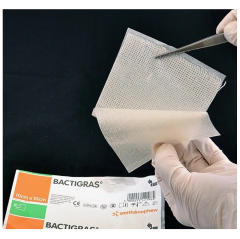 Bactigras Antiseptik Tül Sargı Yara Bakım Örtüsü 10 Cm x 10 Cm